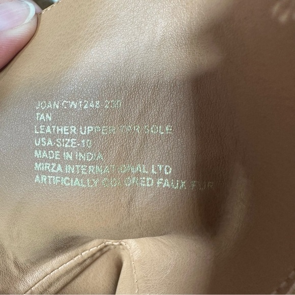 NEW Crevo Joan Faux Shearling Collar Block Heel Ankle Bootie #213 - Picture 3 of 12